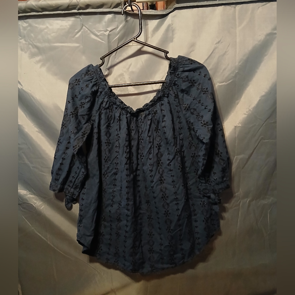 4 Womens Tops Set - Picture 2 of 5